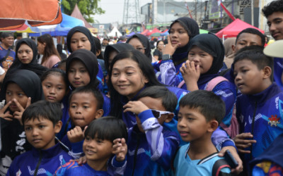Semarak HUT DKI Jakarta ke-499: SMK Sejahtera Jakarta Meriahkan HBKB Plumpang Semper dengan Aksi Kreatif